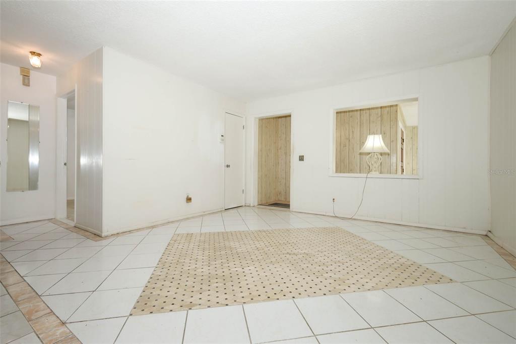 124 Salem Street Altamonte Springs, FL 32701 - Photo 13 of 45 an empty room with windows