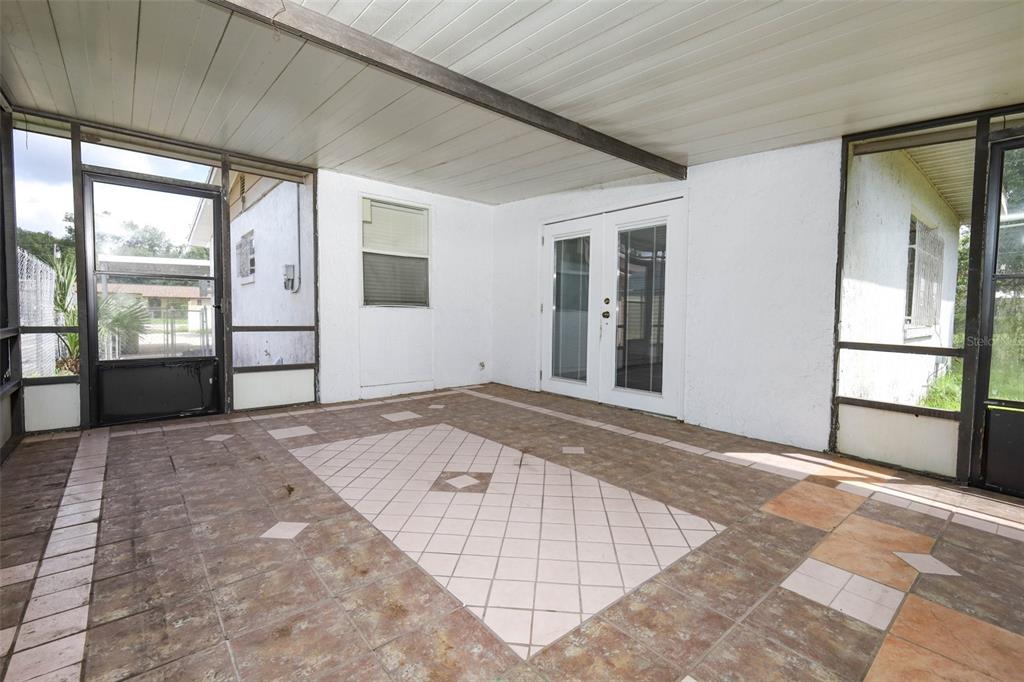 124 Salem Street Altamonte Springs, FL 32701 - Photo 37 of 45 an empty room with windows