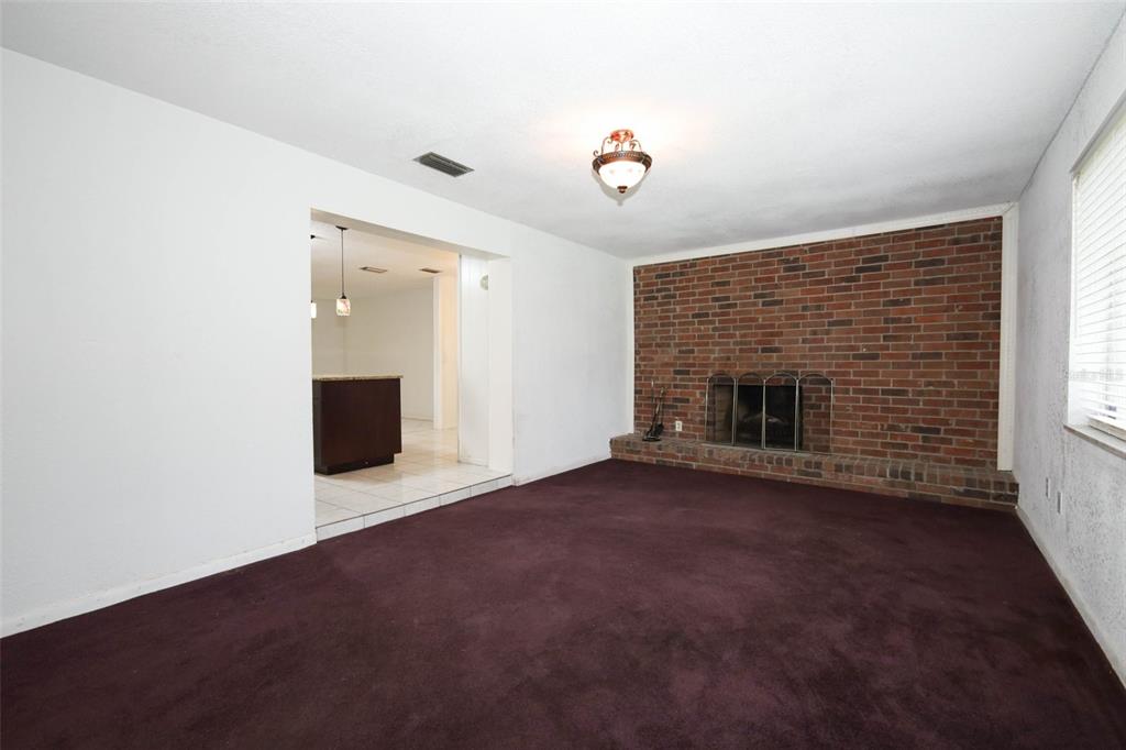 124 Salem Street Altamonte Springs, FL 32701 - Photo 7 of 45 an empty room with windows