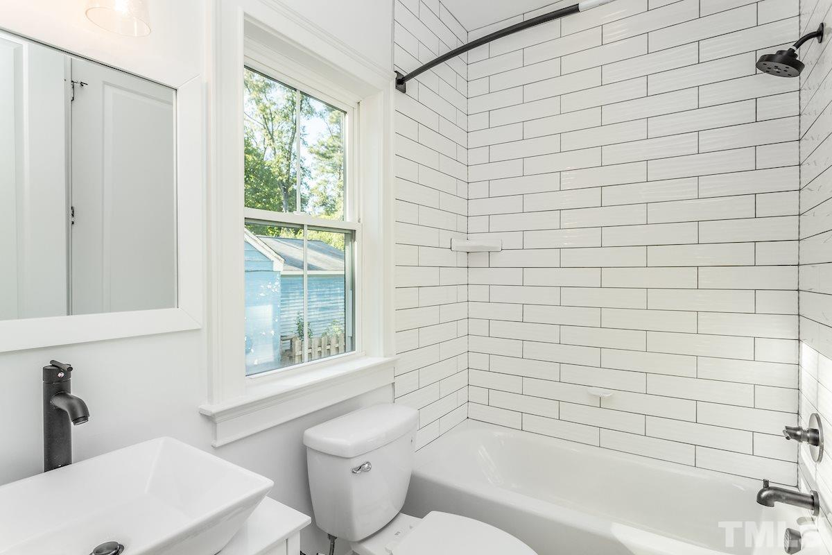 2622 Bedford Avenue Raleigh, NC 27607 - Photo 5 of 24 Gallery Image 5