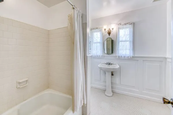 $1,274,500 | 21530 Tiburcio Avenue, Laton, CA 93242