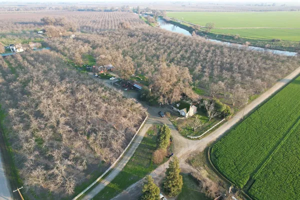$1,274,500 | 21530 Tiburcio Avenue, Laton, CA 93242