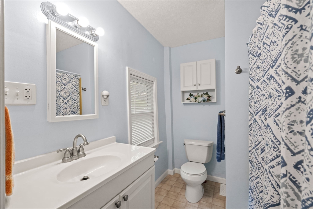 30 Stonebridge Road Wayland, MA 01778 - Photo 18 of 33