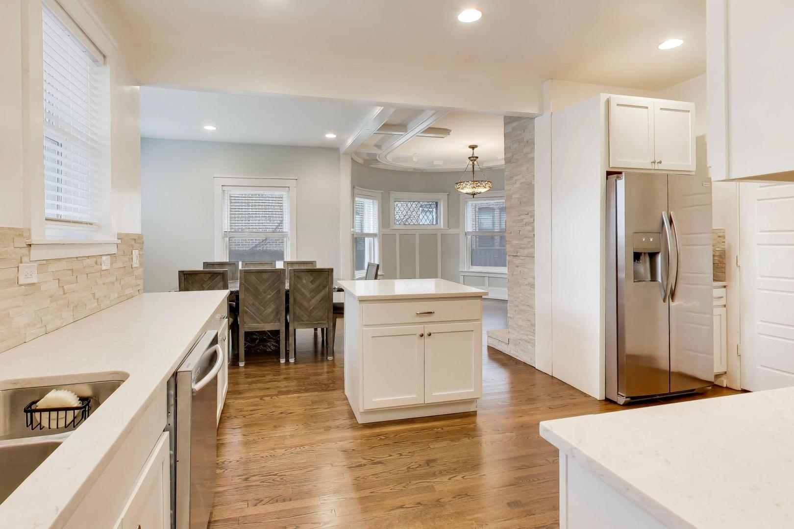 7015 North Sheridan Road Chicago, IL 60626 - Photo 10 of 40