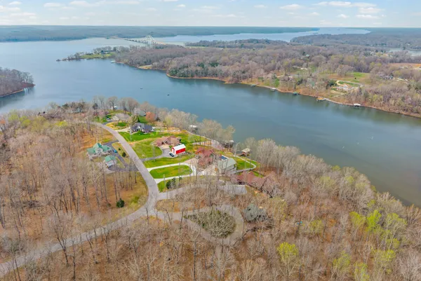 $529,000 | 706 Breckinridge Point, Cadiz, KY 42211