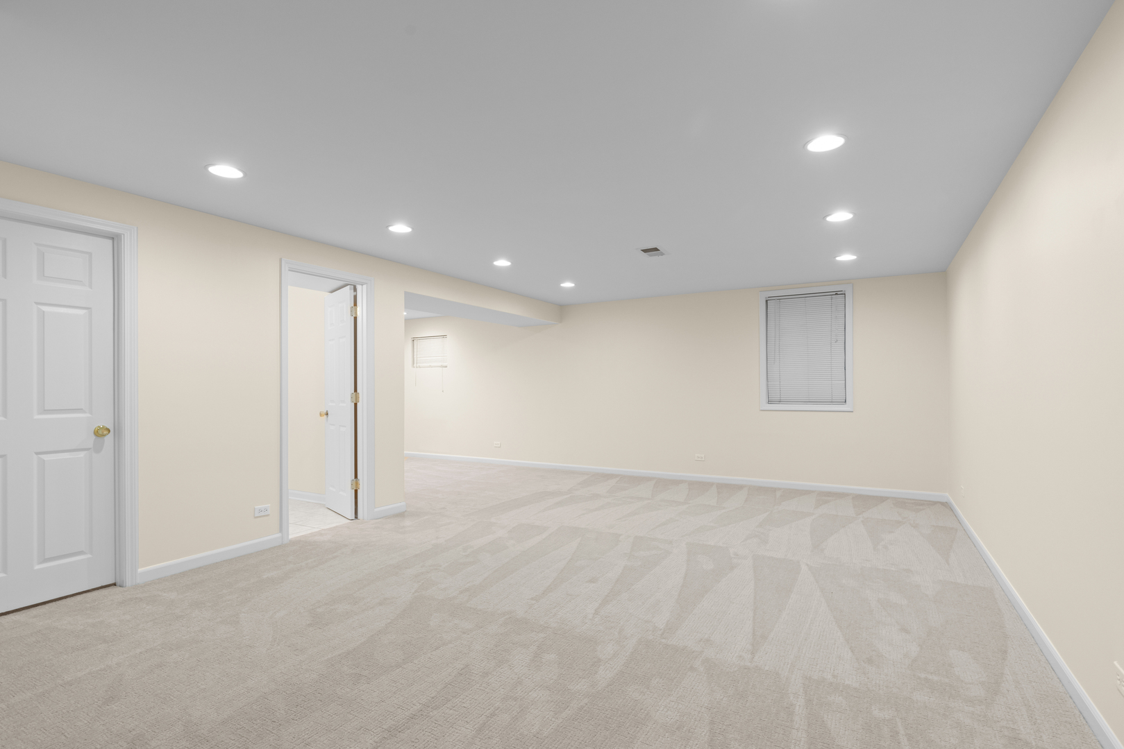 1723 Wildberry Drive, Unit C Glenview, IL 60025 - Photo 23 of 34 a view of an empty room