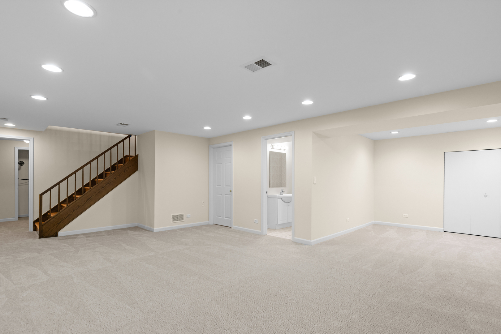 1723 Wildberry Drive, Unit C Glenview, IL 60025 - Photo 24 of 34 a view of an empty room