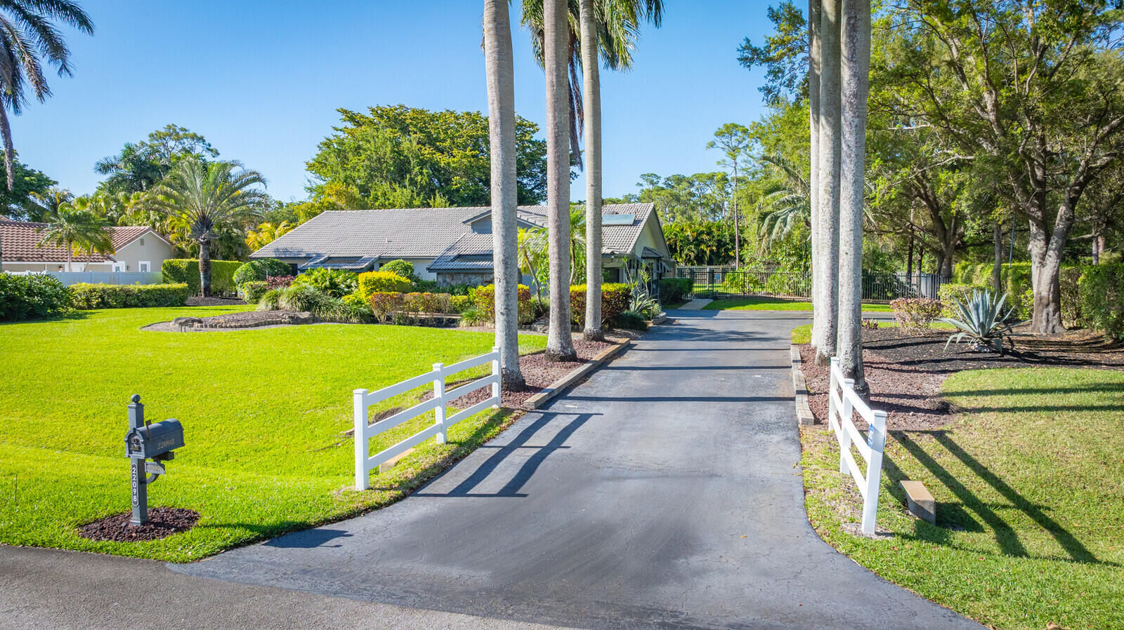 22098 Woodset Way Boca Raton, FL 33428 - Photo 66 of 75 Driveway