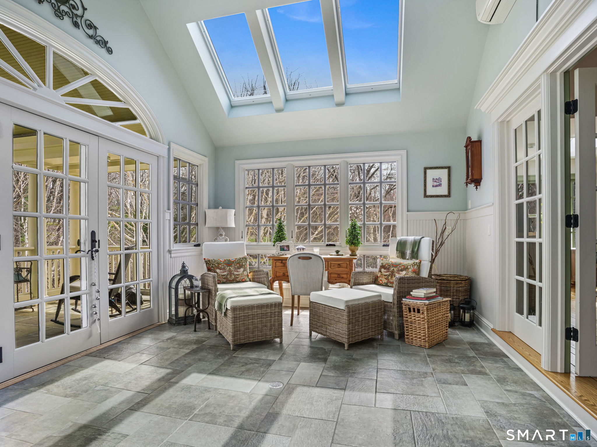 1218 Smith Ridge Road New Canaan, CT 06840 - Photo 13 of 42