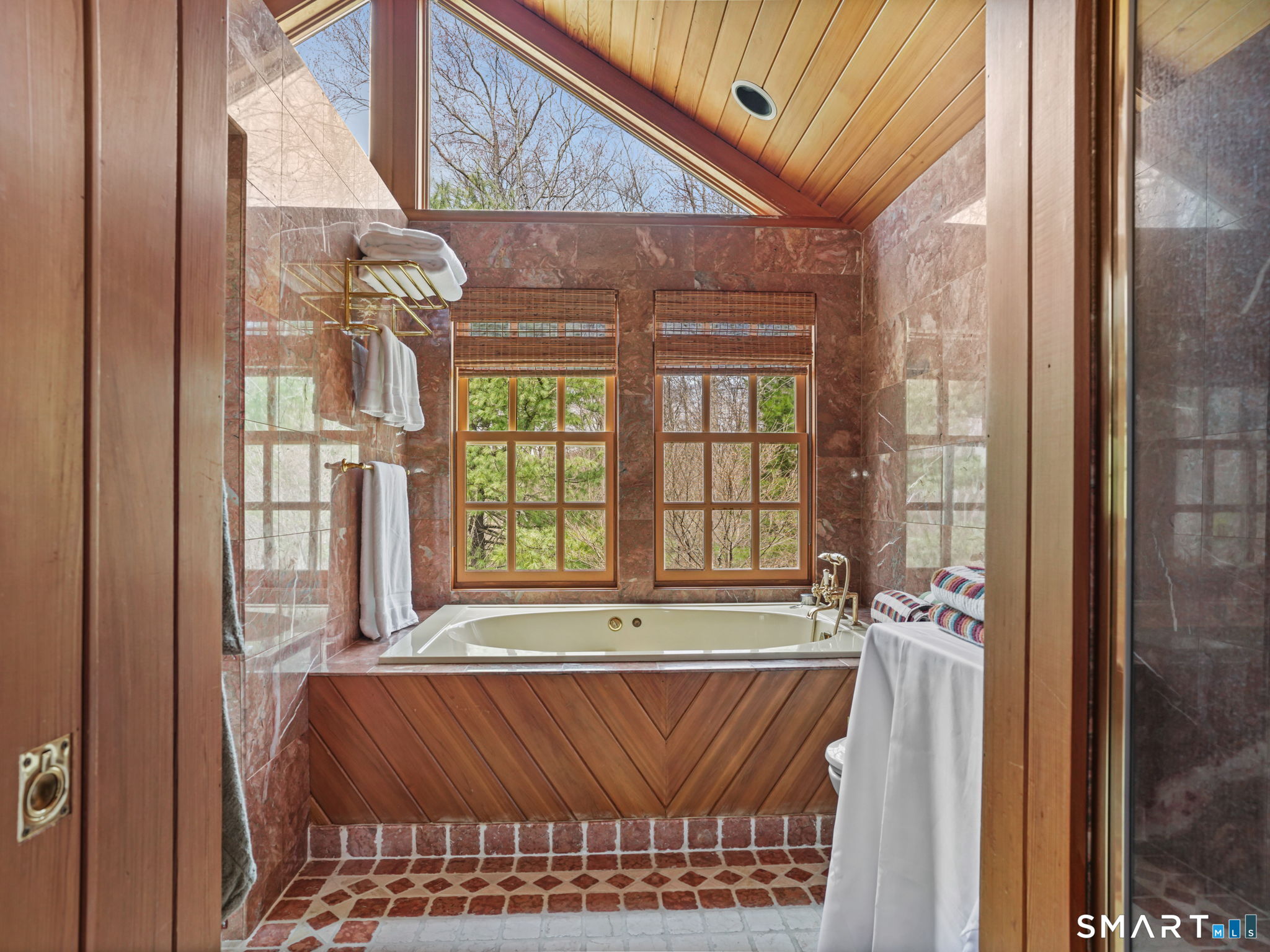 1218 Smith Ridge Road New Canaan, CT 06840 - Photo 17 of 42