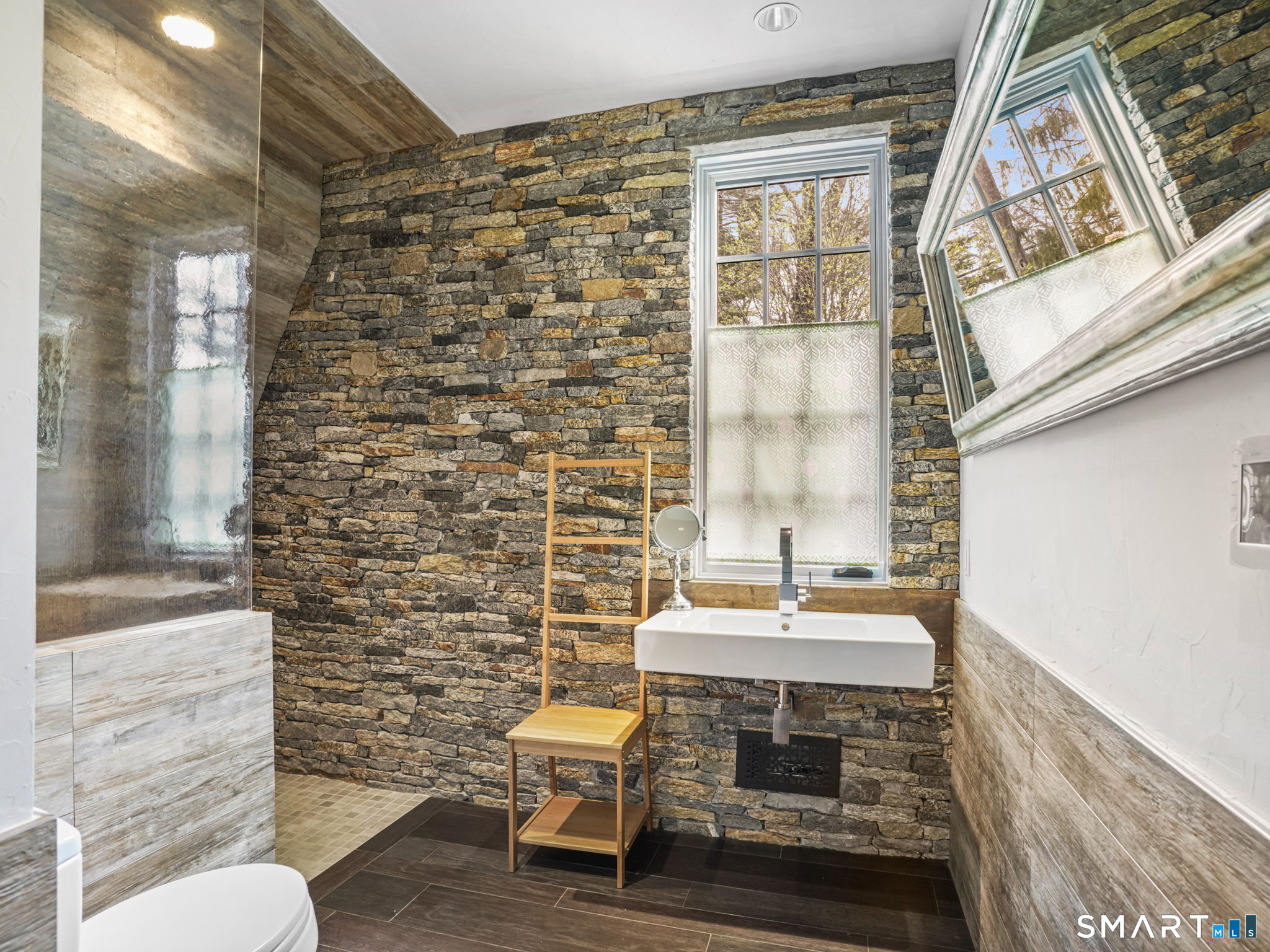 1218 Smith Ridge Road New Canaan, CT 06840 - Photo 37 of 42