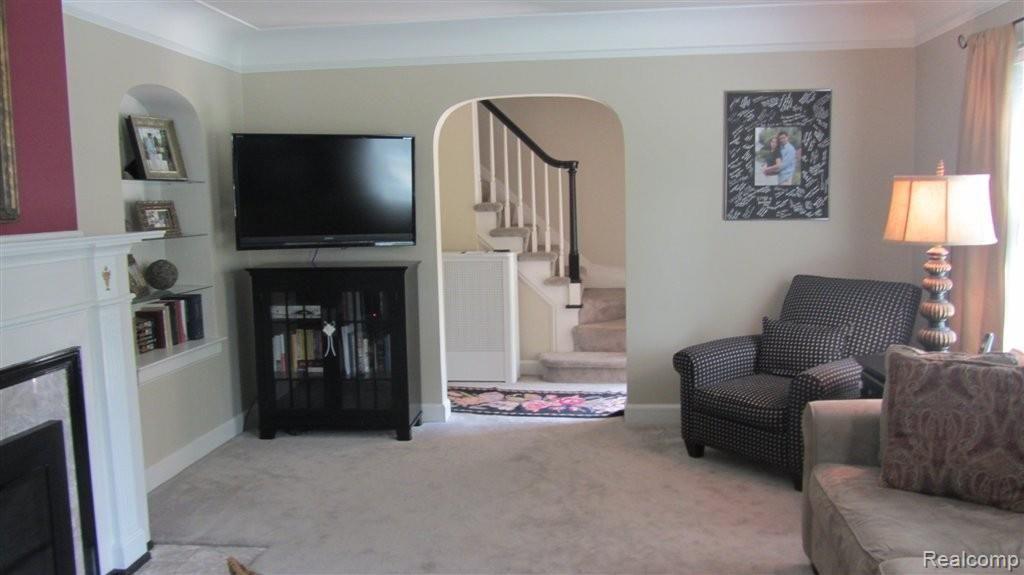 1654 Newcastle Road Grosse Pointe, MI 48236 - Photo 4 of 21 IMG_0222.JPG
