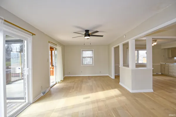 $294,000 | 624 Forest Park Drive, Newburgh, IN 47630