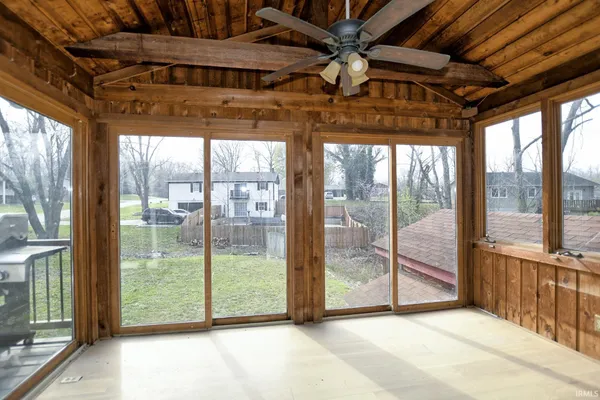 $294,000 | 624 Forest Park Drive, Newburgh, IN 47630