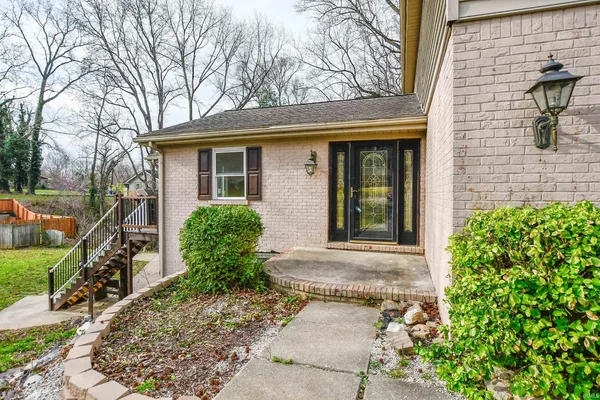 $294,000 | 624 Forest Park Drive, Newburgh, IN 47630