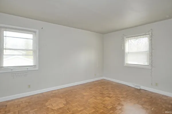 $294,000 | 624 Forest Park Drive, Newburgh, IN 47630