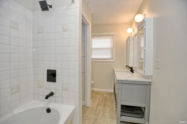 $294,000 | 624 Forest Park Drive, Newburgh, IN 47630