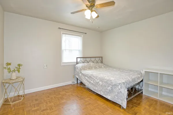 $294,000 | 624 Forest Park Drive, Newburgh, IN 47630