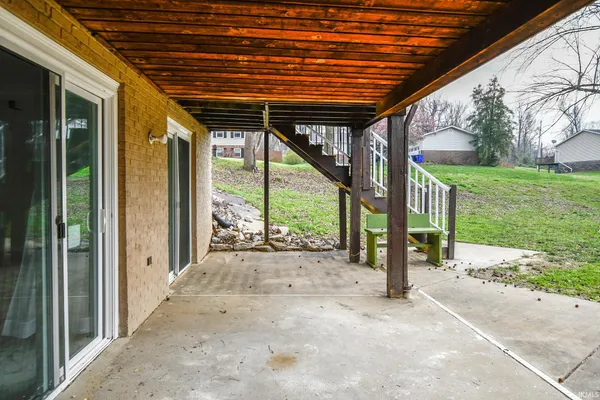 $294,000 | 624 Forest Park Drive, Newburgh, IN 47630