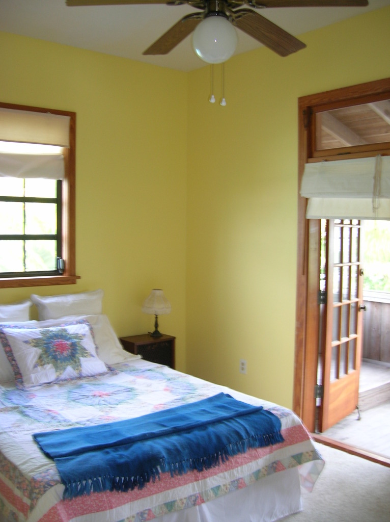 428 Blackbeard Road Summerland Key, FL 33042 - Photo 7 of 10 Guest Bedroom