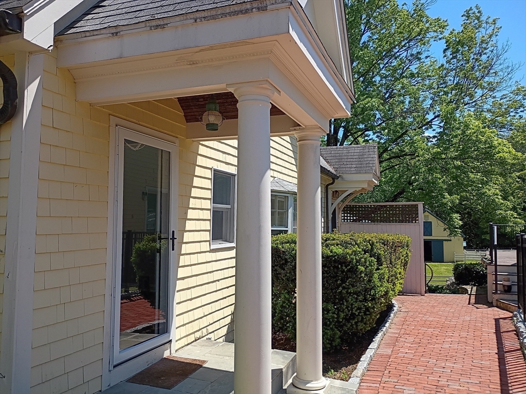 106 R Main Street Newbury, MA 01922 - Photo 2 of 32