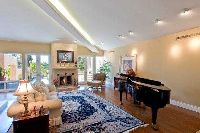 17716 Circa Oriente Rancho Santa Fe, CA 92067 - Photo 4 of 25 Formal Living Room