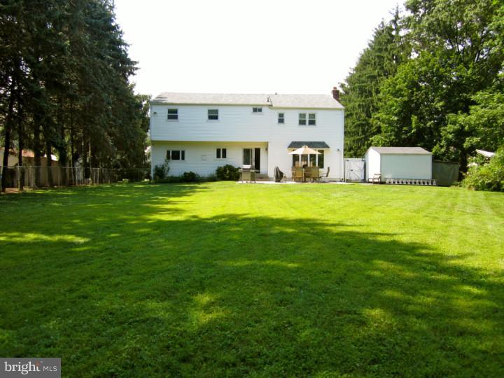 1491 Rosebud Road Southampton, PA 18966 - Photo 4 of 25 Back Yard