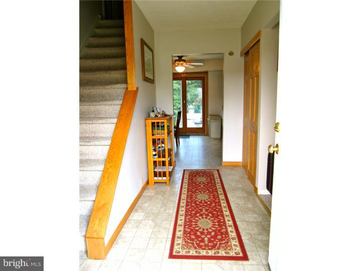 1491 Rosebud Road Southampton, PA 18966 - Photo 5 of 25 Foyer