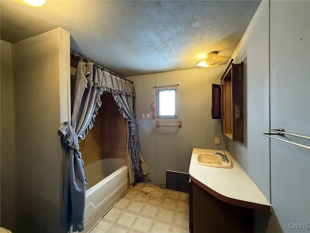 $12,500 | 1705 Lemoyne Avenue, Unit D14, Salina, NY 13208