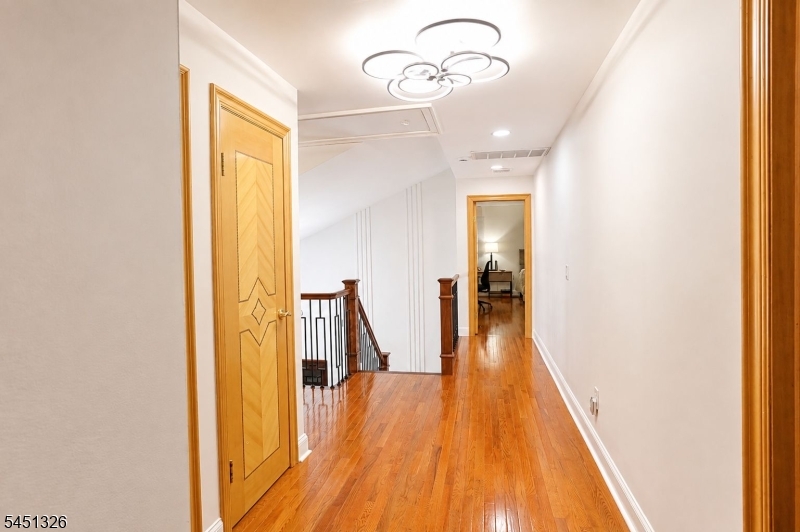 26 Benjamin Drive Springfield, NJ 07081 - Photo 13 of 27 Gallery Image 13