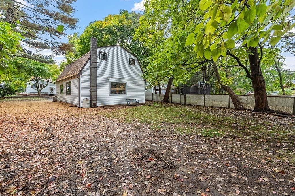 14 Proctor Road Chelmsford, MA 01824 - Photo 5 of 34