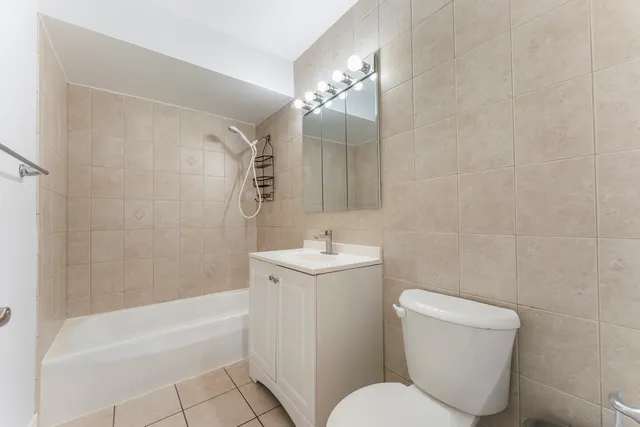 $1,800 | 1003 Argyle Street, Unit 5A, Bensenville, IL 60106