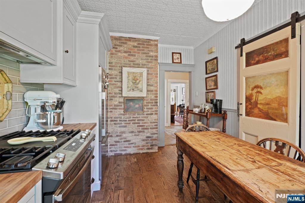 194 Hillside Avenue Glen Ridge, NJ 07028 - Photo 12 of 43