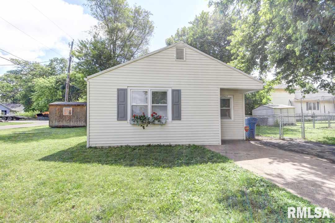 2902 Leonard Street Springfield, IL 62704 - Photo 1 of 30 Gallery Image 1