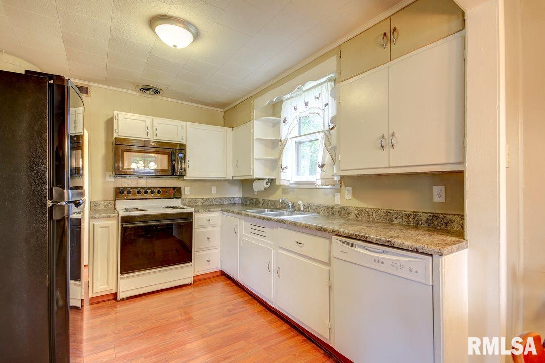 2902 Leonard Street Springfield, IL 62704 - Photo 8 of 30 Gallery Image 8