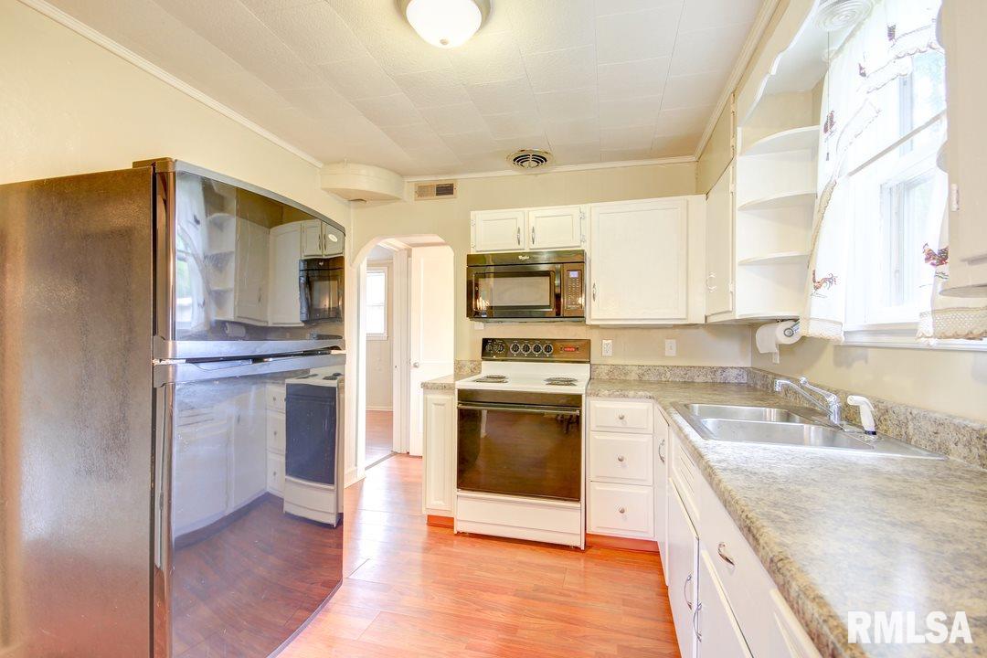 2902 Leonard Street Springfield, IL 62704 - Photo 9 of 30 Gallery Image 9