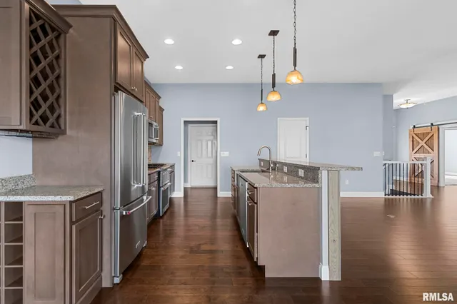 $449,900 | 1821 Avenel Lane, Chatham, IL 62629