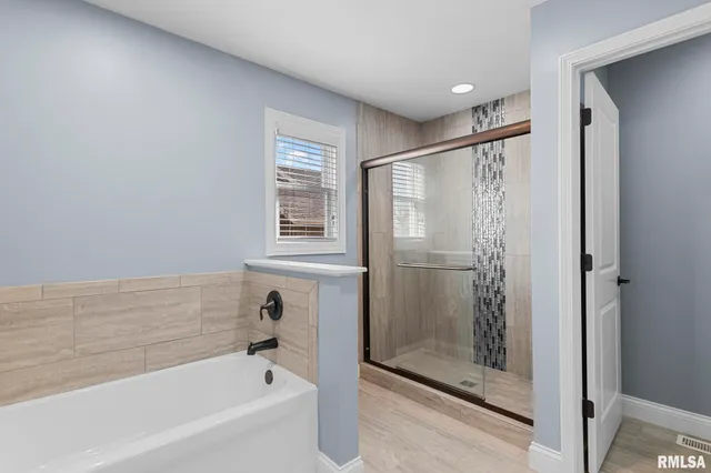 $449,900 | 1821 Avenel Lane, Chatham, IL 62629