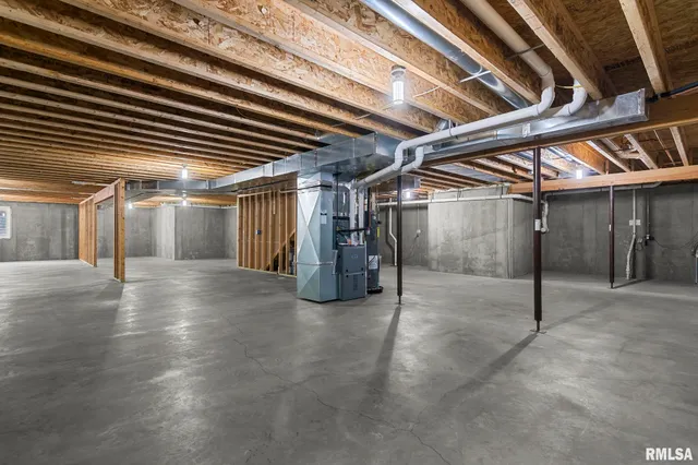 $449,900 | 1821 Avenel Lane, Chatham, IL 62629