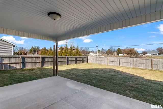 $449,900 | 1821 Avenel Lane, Chatham, IL 62629