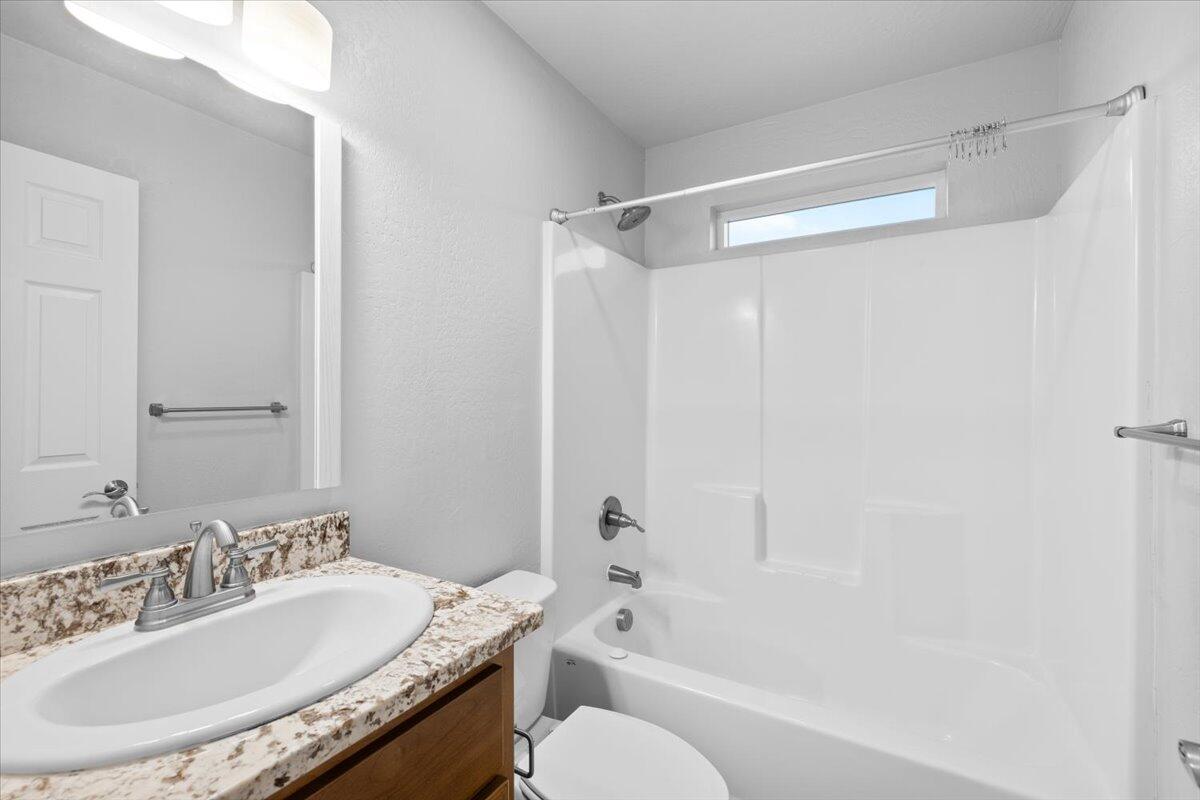 610 North Main Street, Unit 5A Phoenix, OR 97535 - Photo 15 of 16 14-CI_2201
