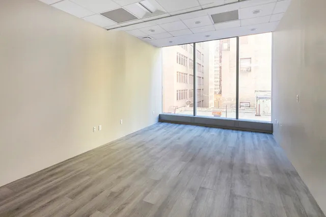 $1,450,000 | 50 West 47th Street, Unit 10U | Midtown Central