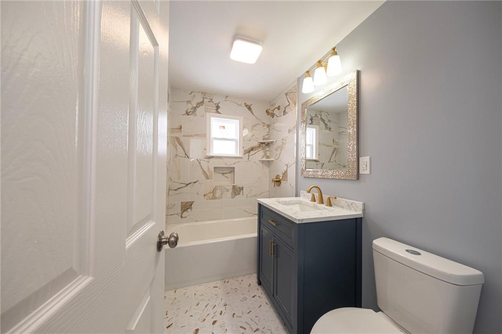 4448 Valley View Street Pittsburgh, PA 15214 - Photo 25 of 41 Full bathroom