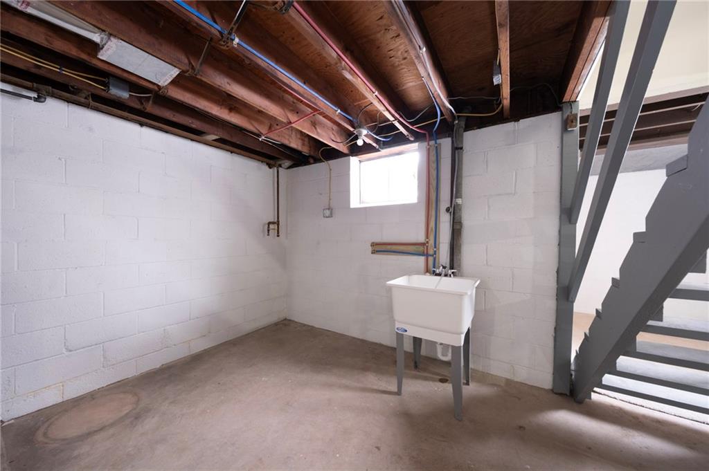 4448 Valley View Street Pittsburgh, PA 15214 - Photo 30 of 41