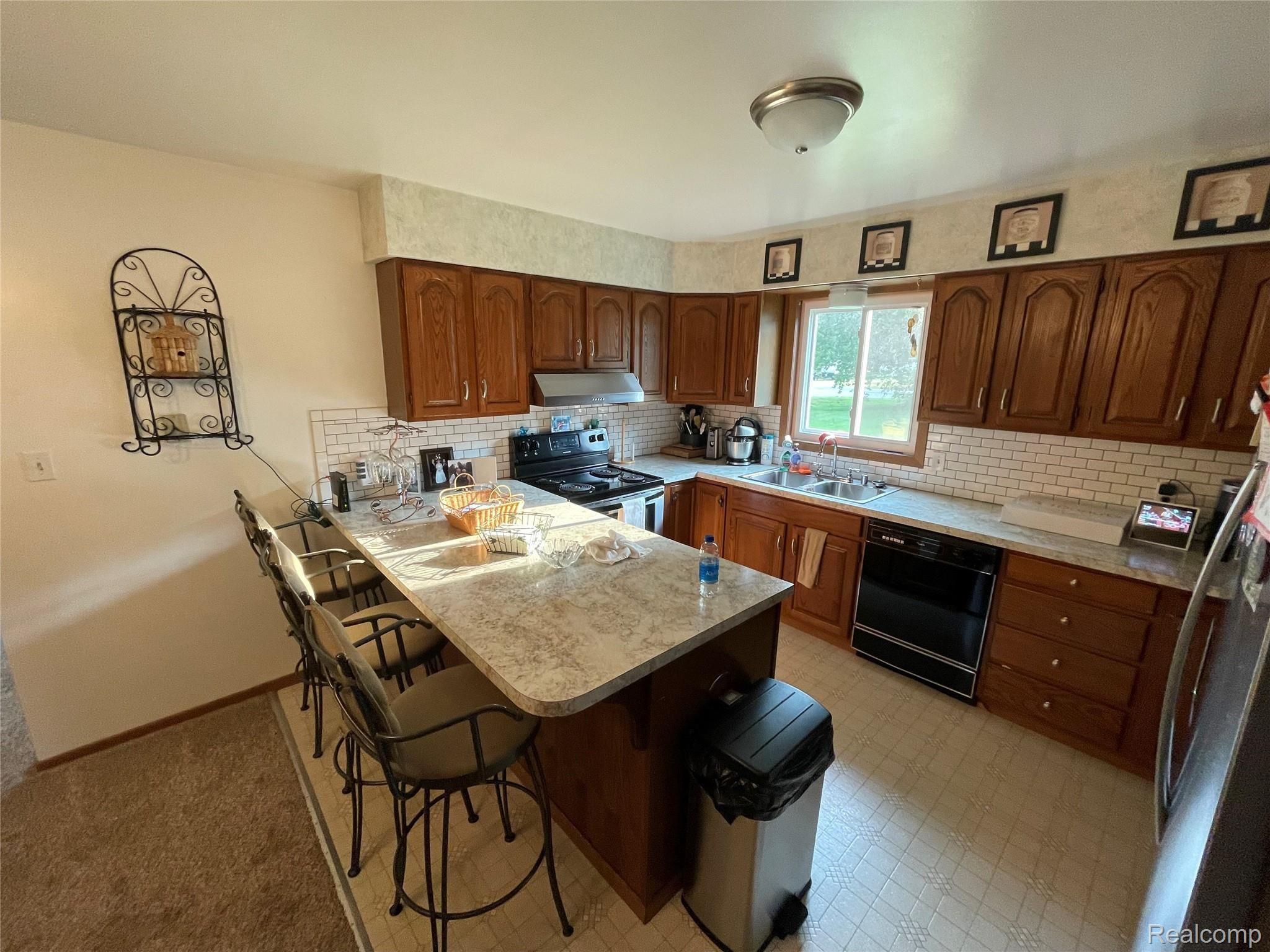 9154 West Frances Road Flushing, MI 48433 - Photo 6 of 39 IMG_4582.JPG