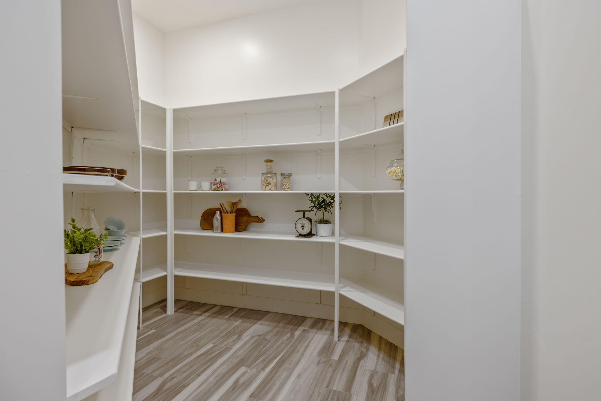503 East Palm Street Exeter, CA 93221 - Photo 42 of 92 a view of an empty walk in closet