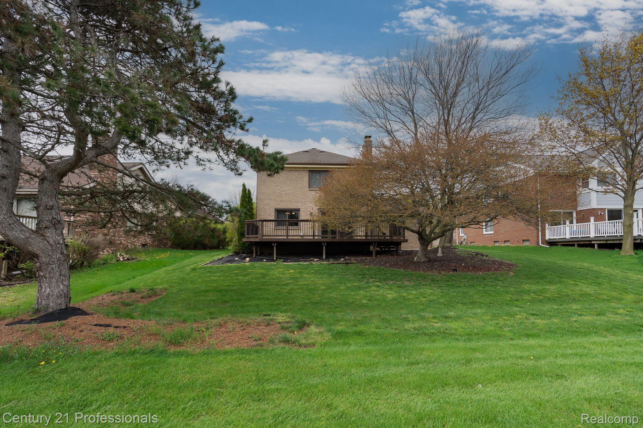 1643 Hillside Lane Rochester, MI 48307 - Photo 3 of 48 Gallery Image 3