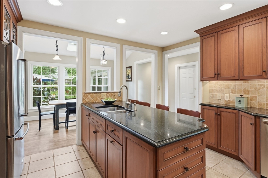 164 Farmington Road Longmeadow, MA 01106 - Photo 11 of 42