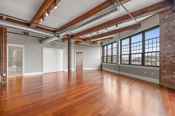 $5,750 | 126 North Washington Street, Unit 4, Boston, MA 02114