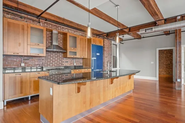 $5,750 | 126 North Washington Street, Unit 4, Boston, MA 02114
